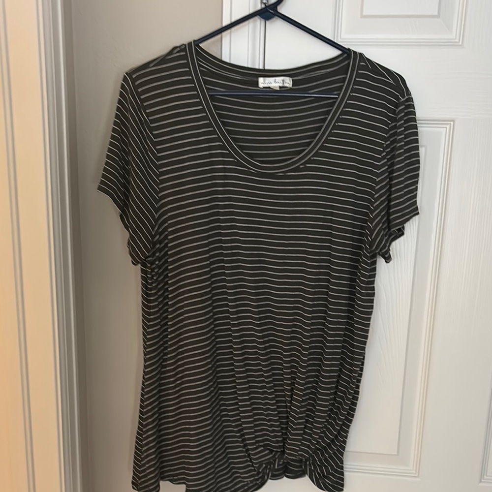 Nine Britton White and Green Relaxed Tie Front T-Shirt
